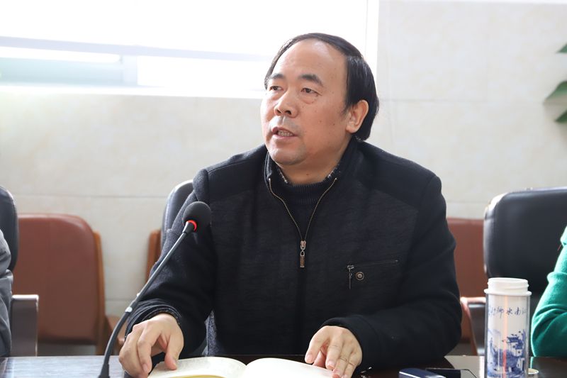 我校教導(dǎo)處、教科室組織召開(kāi)教研組長(zhǎng)工作協(xié)調(diào)會(huì)