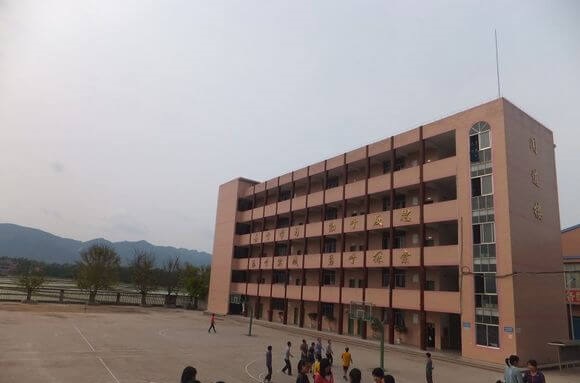 任市中學校園風采