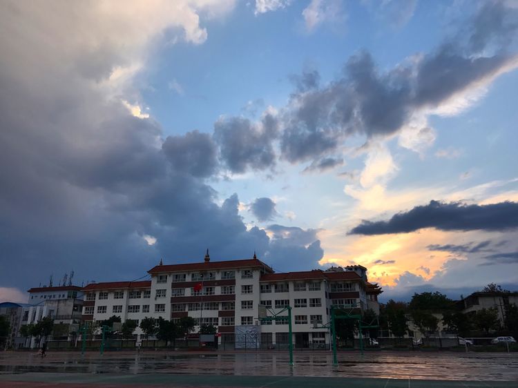 涼山州民族中學(xué)教學(xué)好不好？