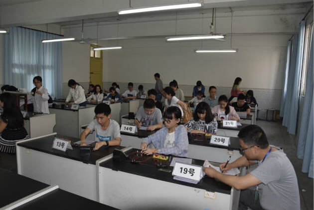 內(nèi)江三中學(xué)?；靖艣r