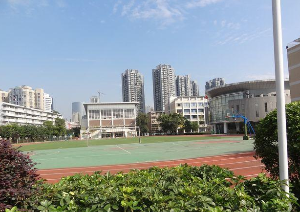 四川大學(xué)附屬中學(xué)地理位置和咨詢(xún)電話(huà)是？