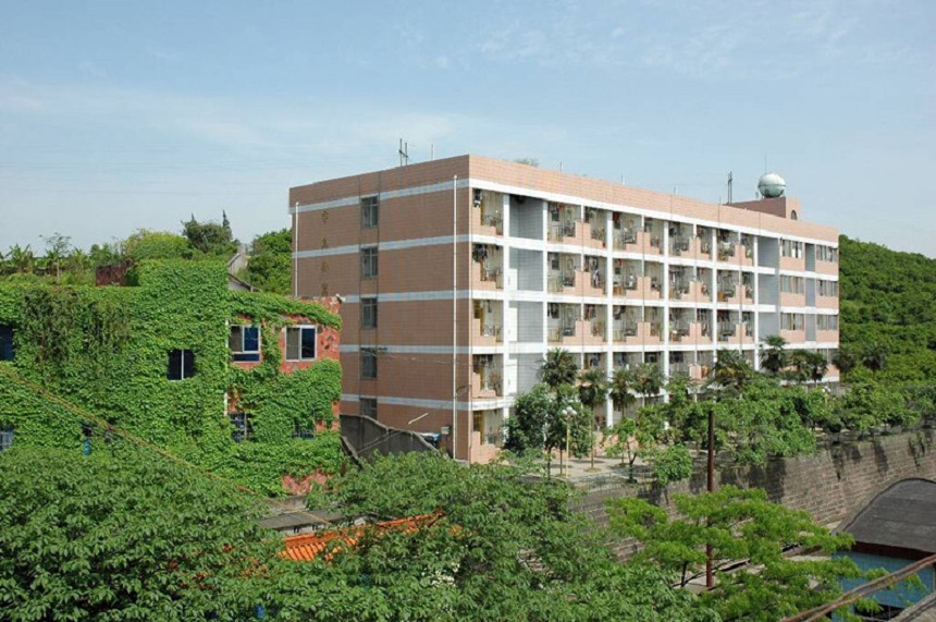 蒲江中學(xué)住校生周末如何管理？