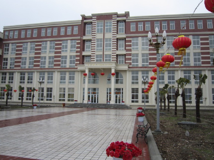 四川師范大學(xué)附屬第三實(shí)驗(yàn)中學(xué)聯(lián)系電話是多少？