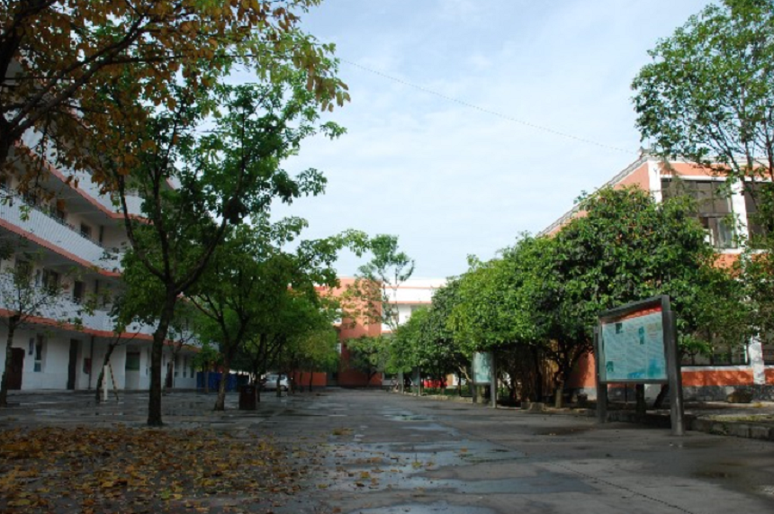 大邑中學聯(lián)系方式是多少？