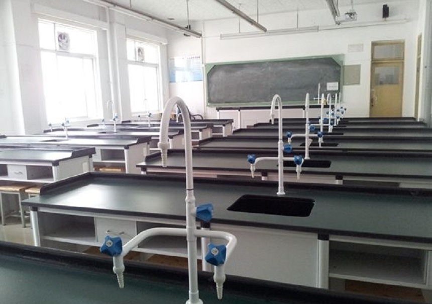 西南交通大學(xué)附屬中學(xué)學(xué)校環(huán)境好不好？