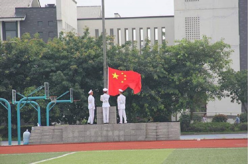 石室白馬中學(xué)近幾年的中考錄取分?jǐn)?shù)線是多少？
