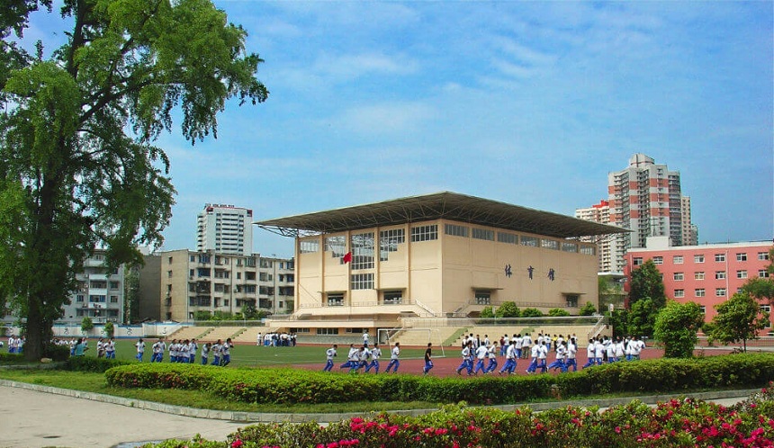 成都市第八中學(xué)2019年中考錄取分?jǐn)?shù)線是多少？