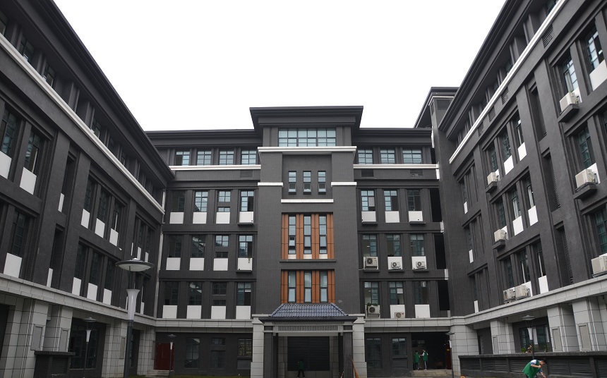 成都第二十中學(xué)校園環(huán)境好不好、怎么樣？