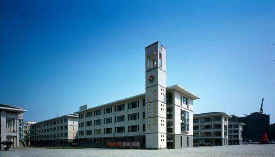 都江堰外國語實(shí)驗(yàn)學(xué)校2020年中考錄取分?jǐn)?shù)線是多少？