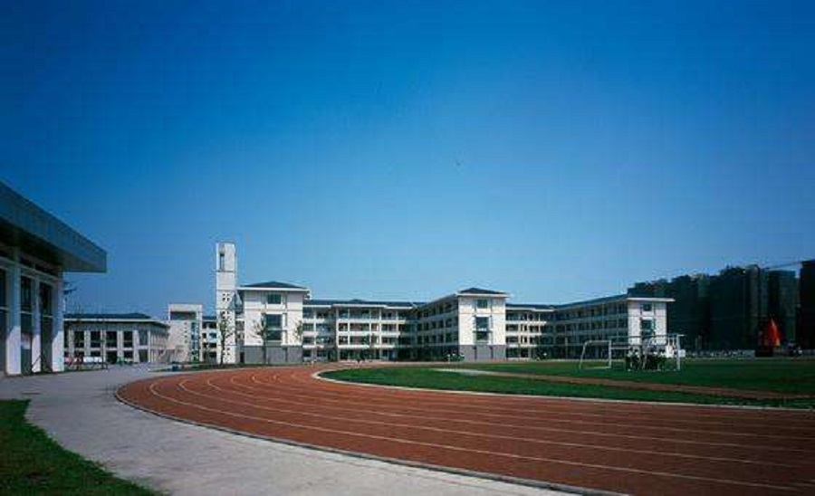 都江堰外國語實驗學校校園環(huán)境怎么樣？