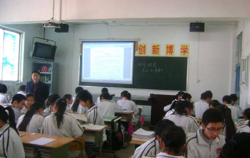 華興中學(xué)環(huán)境怎么樣、好不好？