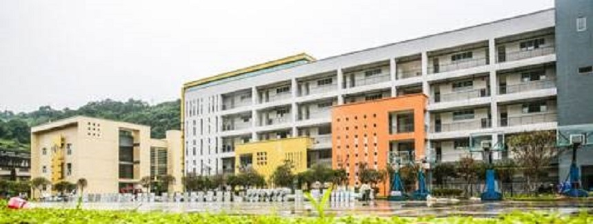 雅安二中寢室、校園環(huán)境怎么樣？