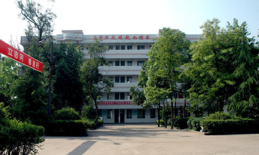 龍臺中學(xué)升學(xué)率高嗎？