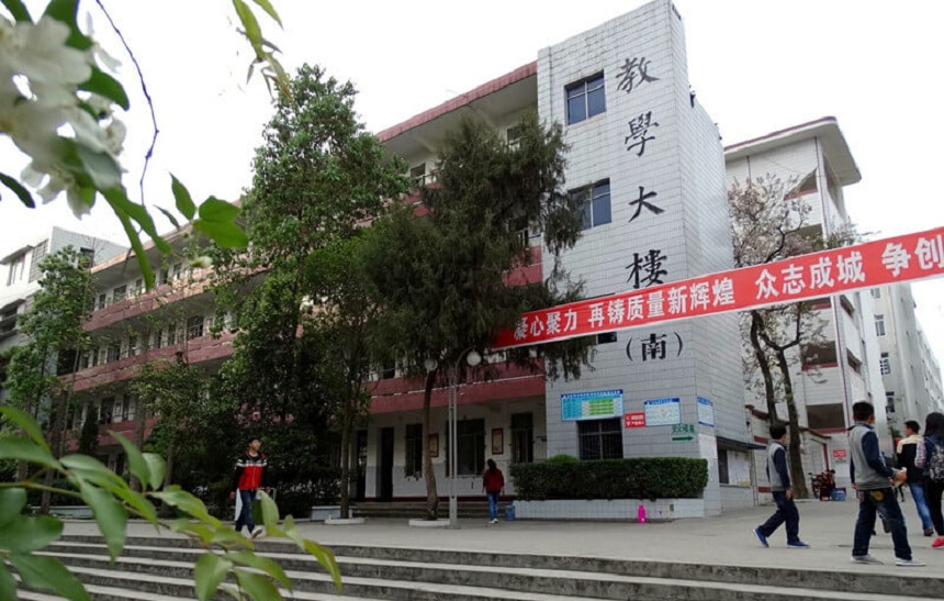 中江實驗中學環(huán)境怎么樣、好嗎？