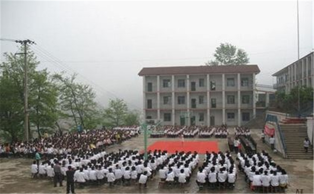 萬源市第二中學(xué)環(huán)境怎么樣、好嘛？