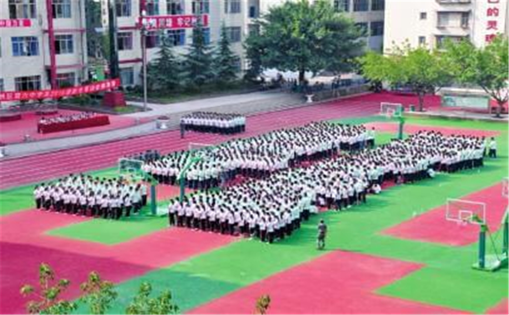 巴中六中學(xué)校環(huán)境怎么樣？