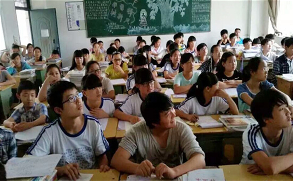 巴中四中學(xué)校環(huán)境怎么樣？