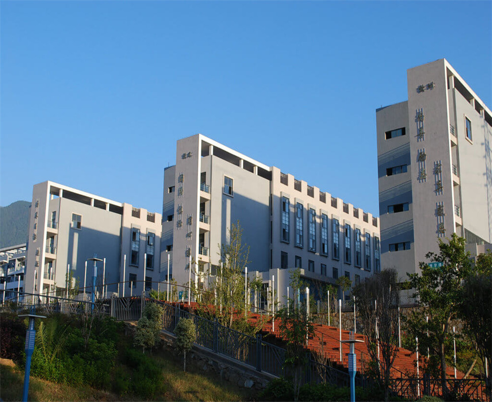 四川省米易學(xué)校招辦電話是多少？