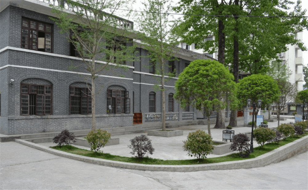 閬中市柏埡中學(xué)學(xué)校環(huán)境怎么樣？