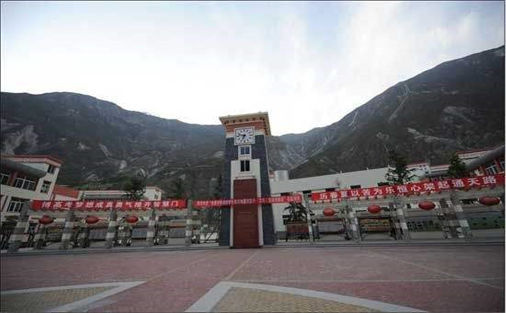 汶川中學(xué)2020年的錄取分數(shù)先是多少？