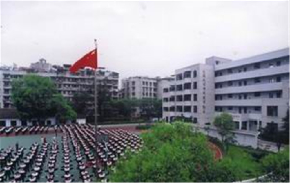成都第十七中學(xué)高中部錄取分數(shù)線是多少？