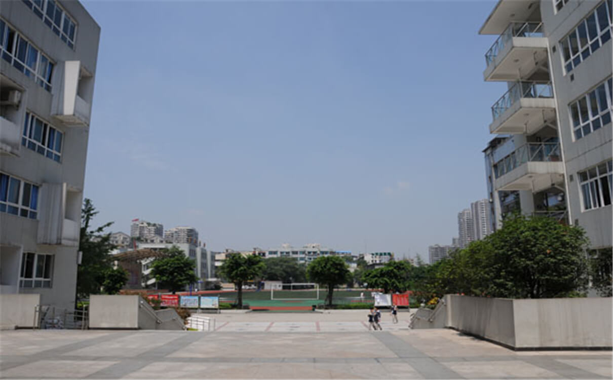 成都鐵路中學(xué)高中部的錄取分?jǐn)?shù)是多少？