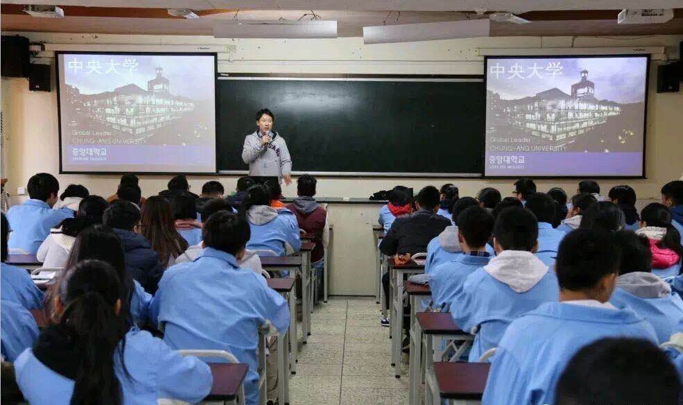 通錦中學(xué)的錄取分?jǐn)?shù)線(xiàn)是多少？