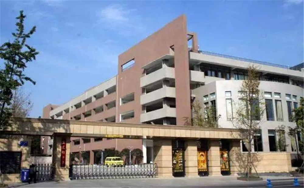 成都市田家炳中學(xué)2020年招生計劃是多少？