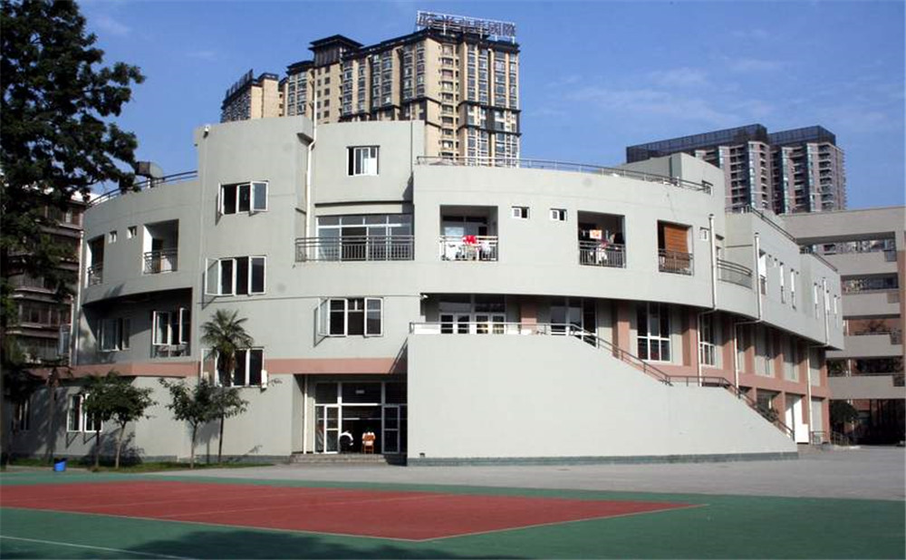 成都市鹽道街中學(xué)的老師怎么樣？