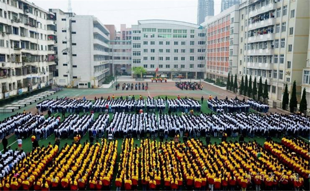 陽安中學(xué)招生一年的學(xué)費(fèi)是多少？