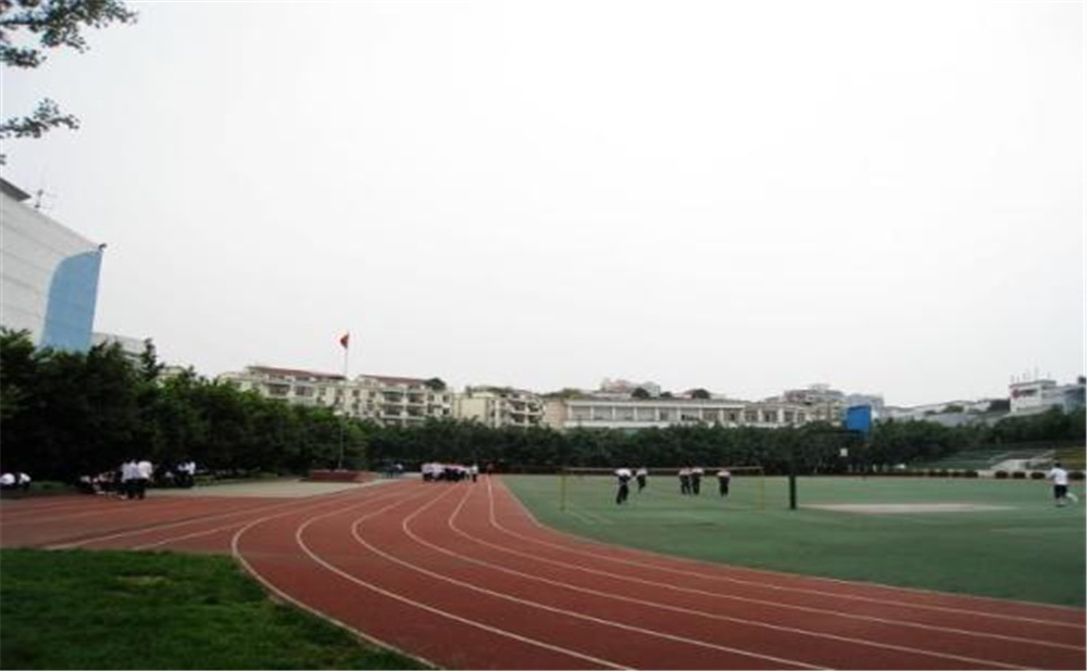 四川師范大學實驗外國語學校的學費是多少？