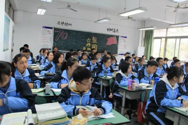 成都西北中學的學費是多少？"西北.jpg"