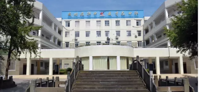 成都市華陽中學(xué)住宿環(huán)境怎么樣？