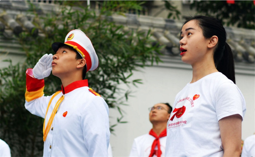 石室聯(lián)合中學(xué)蜀華分校一年的學(xué)費是多少？
