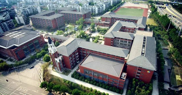 成都七中萬達(dá)學(xué)校的錄取分?jǐn)?shù)線是多少？