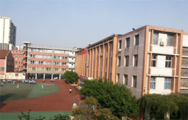 通錦中學(xué)的本科升學(xué)率是多少？