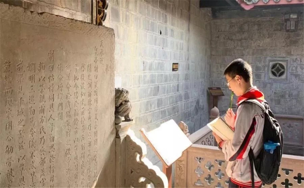 四川師范大學附屬中學本科升學率是多少？