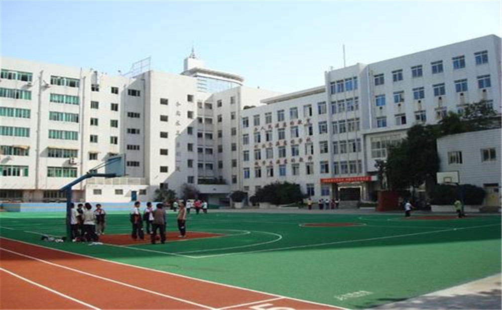 成都市西北中學的宿舍怎么樣？