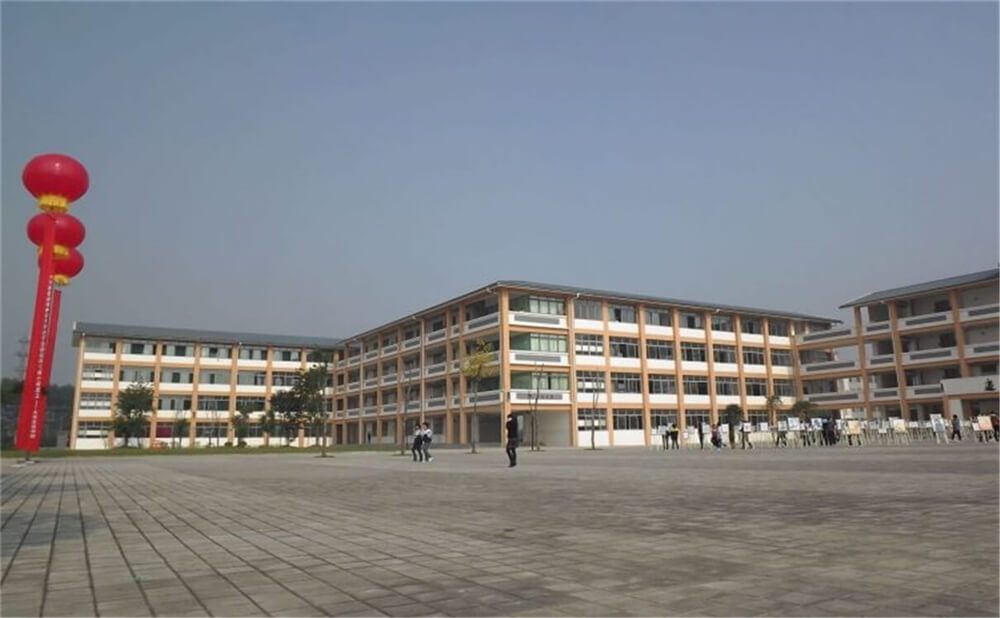 城廂中學(xué)高中一年的學(xué)費(fèi)多少錢？