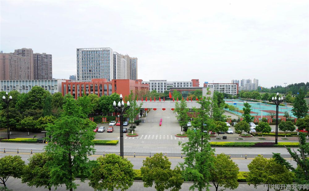 香城中學的住宿怎么樣？