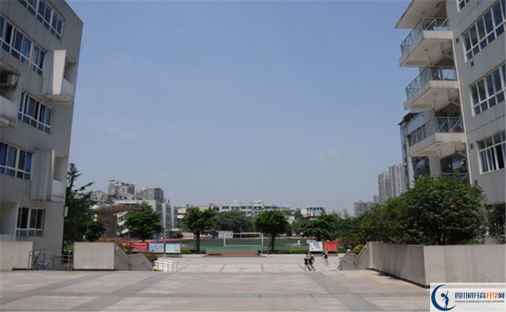 成都鐵路中學(xué)高中本部的錄取分?jǐn)?shù)是多少？
