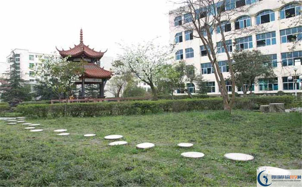 都江堰外國語實驗學校實驗班怎么樣？