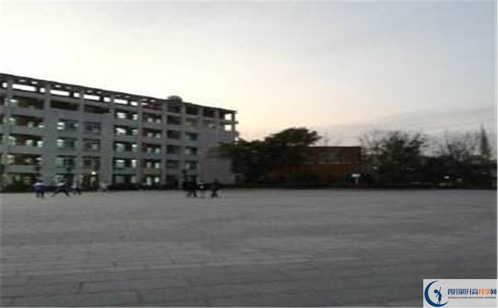金堂實(shí)驗(yàn)中學(xué)初升高的分?jǐn)?shù)線是多少？
