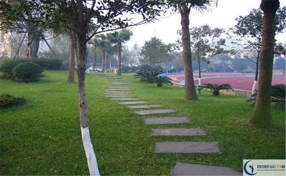 中考成都石室佳興外國語學(xué)校的招生分?jǐn)?shù)線是多少分？