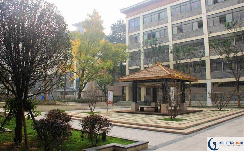 成都市西北中學的老師好不好？