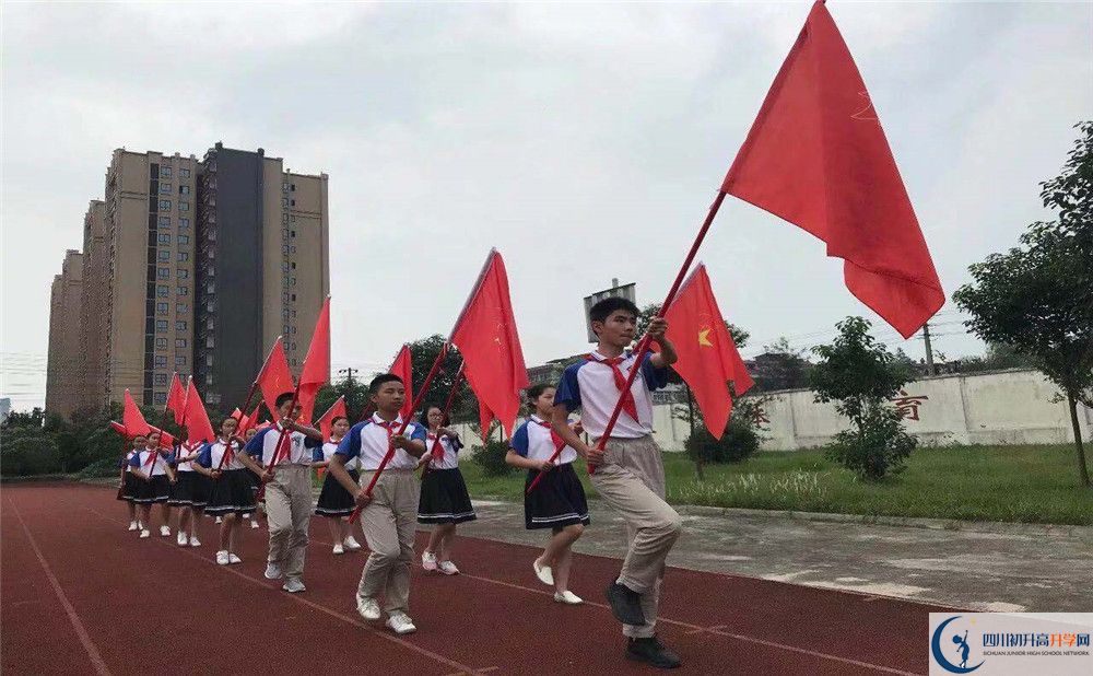 濛陽中學(xué)一年的學(xué)費是多少？