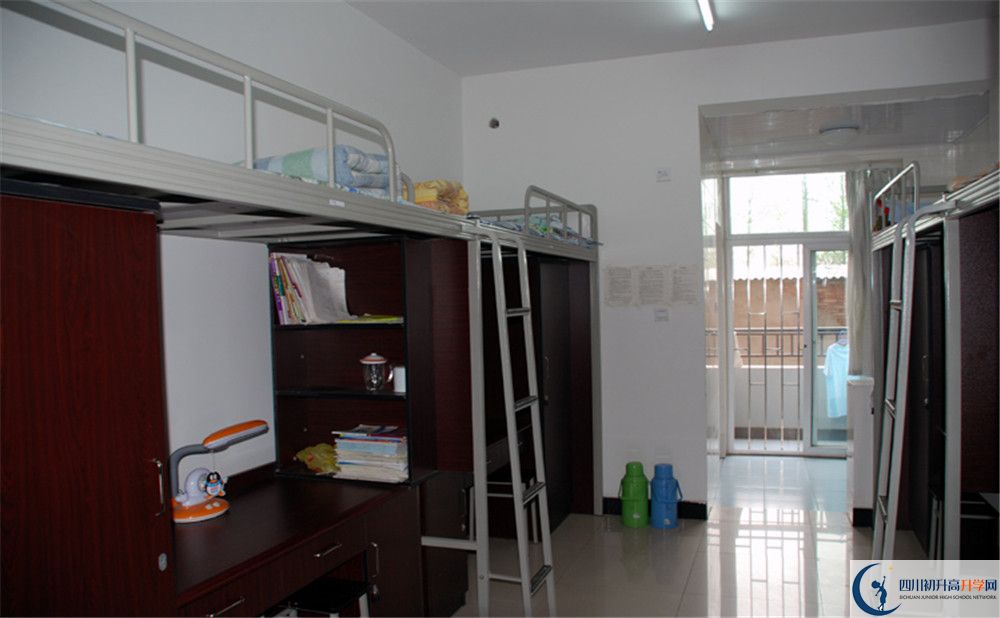 成都樹德中學光華校區(qū)的高中住宿好不好？