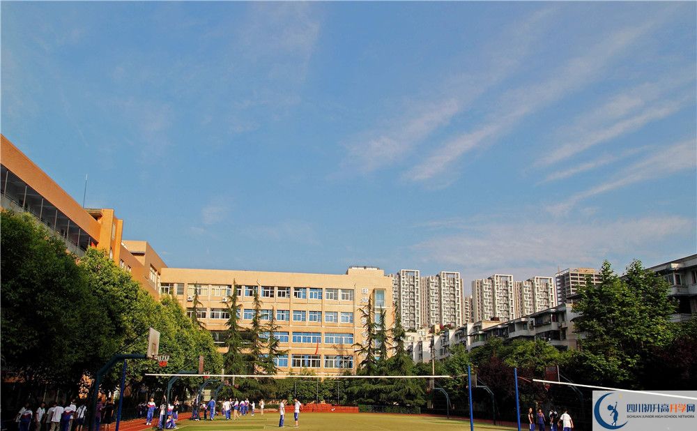成都大學(xué)附屬中學(xué)的宿舍好不好？