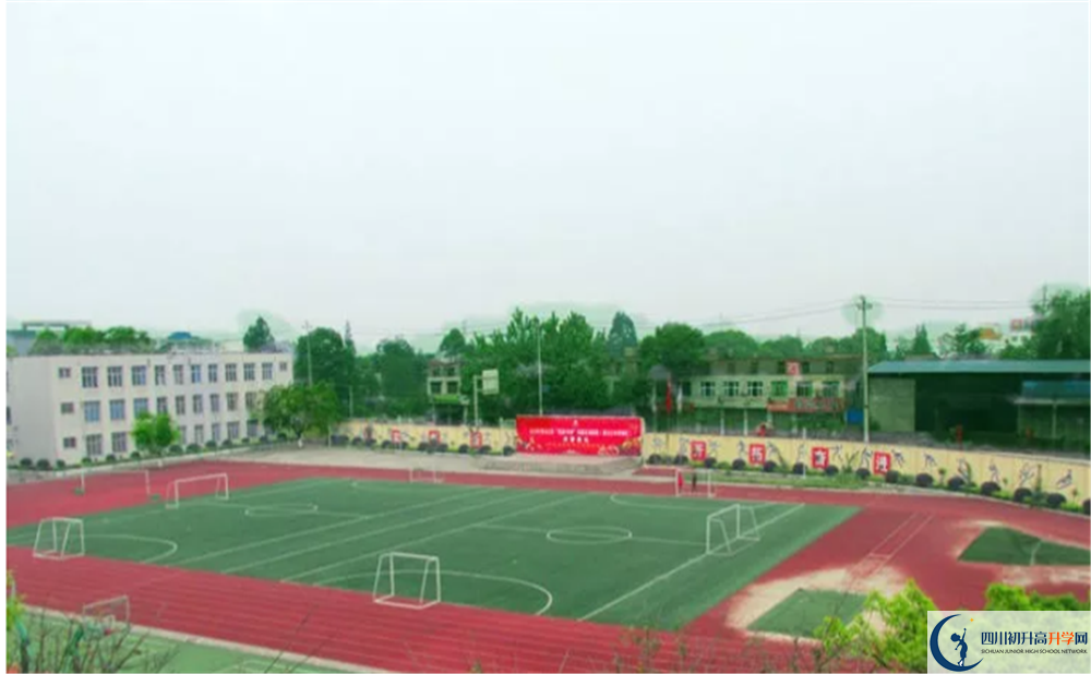 青白江中學(xué)的宿舍好不好？