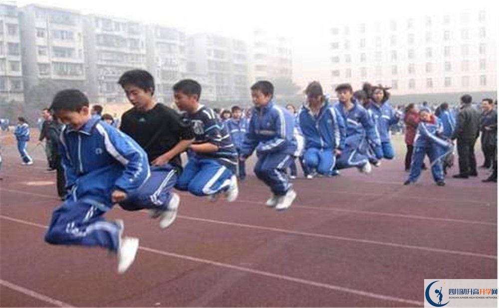 成都新世紀(jì)外國語學(xué)校的分?jǐn)?shù)線大概是多少？